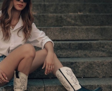 Santiags : 10 idées de tenues stylées pour adopter l’allure western au quotidien