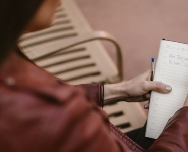 Le carnet d’entraînement pensé pour les femmes : motivation, progrès et confiance au fil des pages