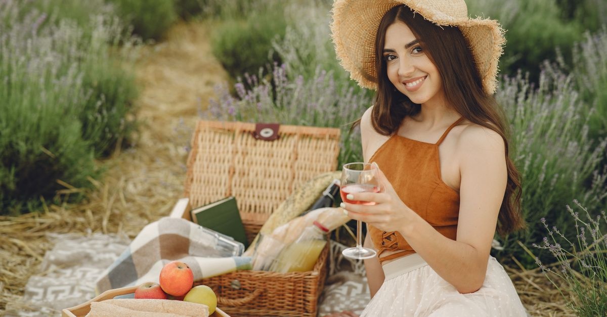 Look champêtre et chic : l’inspiration tenue parfaite pour un pique-nique