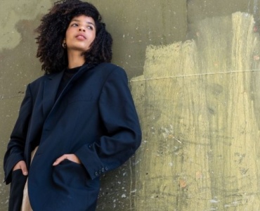 Comment porter un blazer avec une robe : 10 idées chic pour toutes les occasions