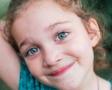 Cultiver la confiance dès la petite enfance : renforcer l’estime de soi des tout-petits