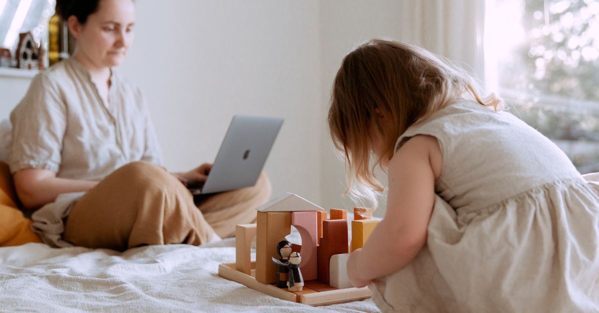 Concilier télétravail et enfants à la maison : astuces concrètes pour des journées plus sereines