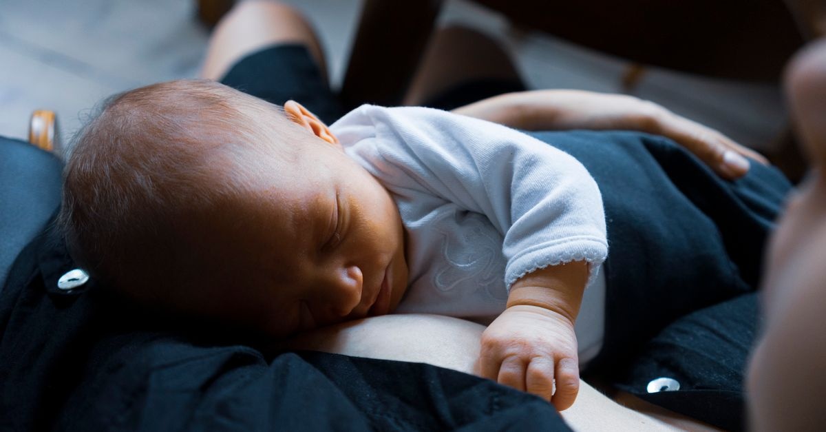 Nuits plus douces : astuces pour des tétées nocturnes sereines et efficaces