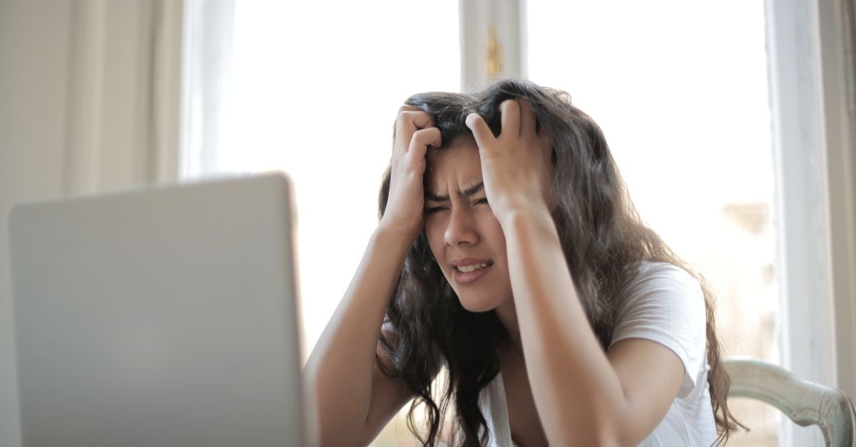 Quand le stress s’invite sur votre peau : comprendre et apaiser les boutons d’acné
