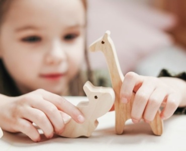 Des jouets plus sains et durables : les meilleures alternatives au plastique pour enfants