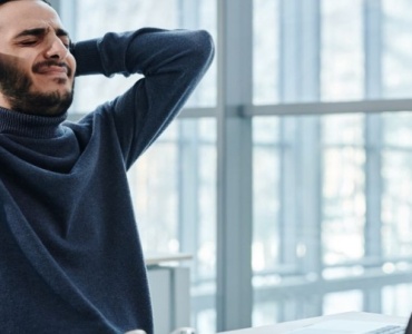 Adieu au mal de dos au bureau : 7 gestes simples pour retrouver le confort au quotidien