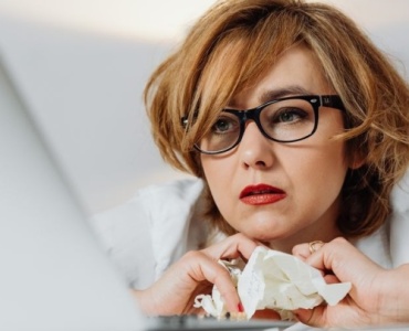 Quand le stress s’invite sur la peau : comprendre et apaiser la dermatite