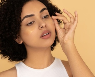 Adieu poches et ridules : le secret d’un contour des yeux intensément hydraté