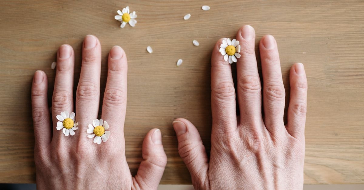 Cuticules sèches : 7 solutions simples pour des mains douces et soignées