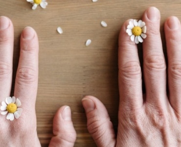 Cuticules sèches : 7 solutions simples pour des mains douces et soignées
