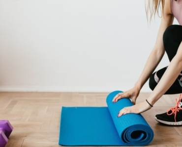 Le guide malin pour trouver le tapis de fitness idéal : confort, adhérence et durabilité